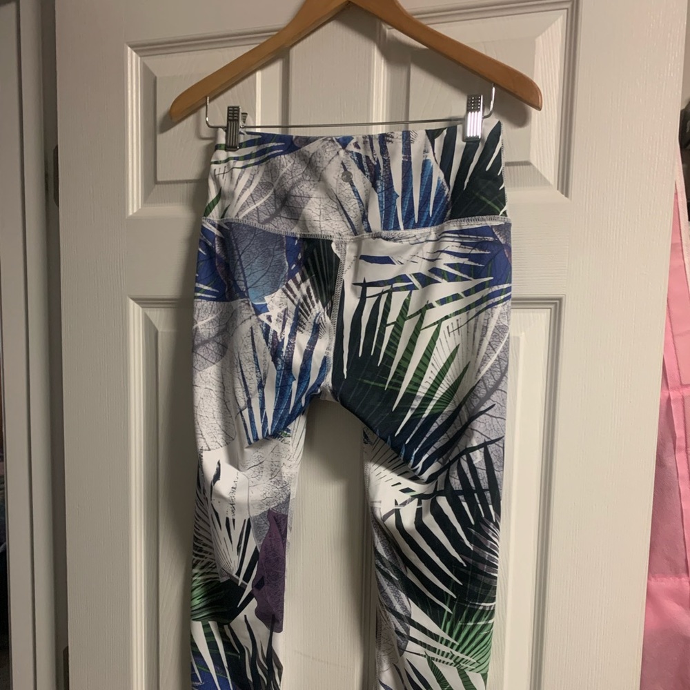 Workout capris.  Love the design.